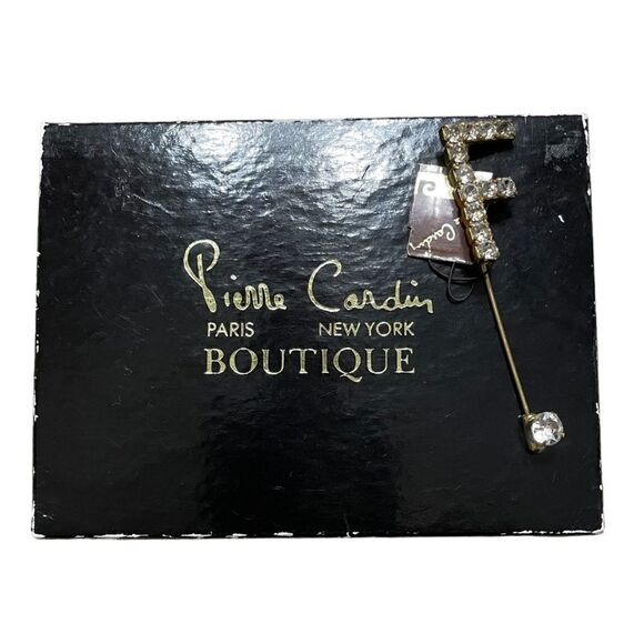 Vintage F initial Gold and Diamanté Pierre Cardin lapel Pin in presentation box - Picture 5 of 6